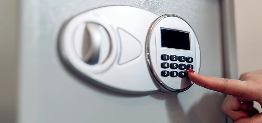 Jewelry Safe Cracking in Huntington Park, California