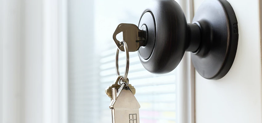 Bifold Door Knob Replacement in Huntington Park, California