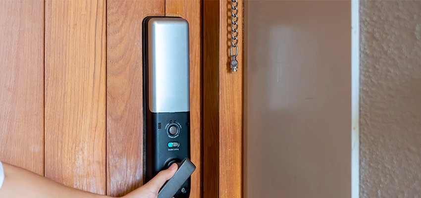 Home Security Electronic Locks Upgrades in Huntington Park, CA